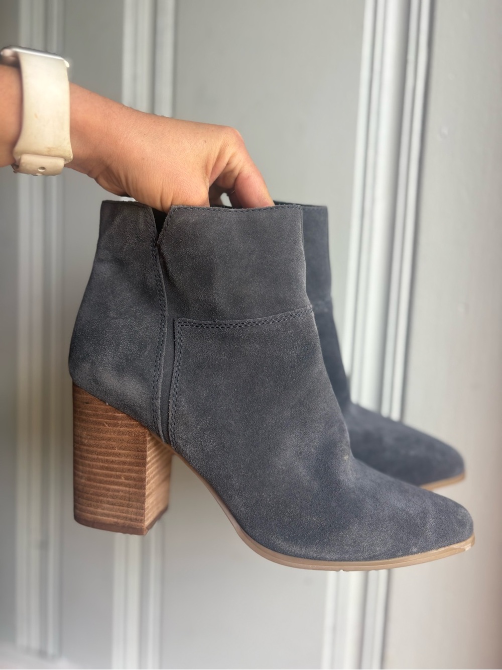 Women’s 9.5 Dark Gray Suede Nine West Block Heel Ankle Boots